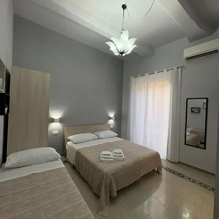 Vendégház Scilla Central Rooms