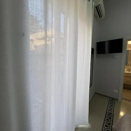 Scilla Central Rooms Vendégház 4*